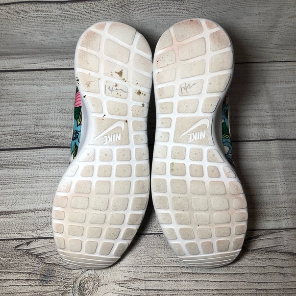 Womens Nike Roshe Run White Floral Aloha sz 8 LIMITED EDITION - Picture 7 of 8